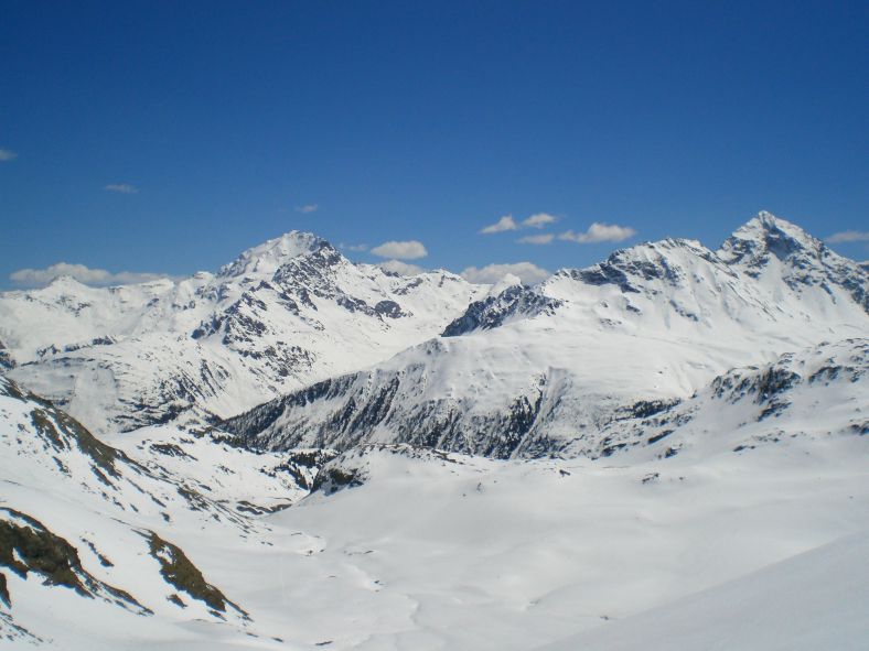 risalendo verso il passo di vallaccia